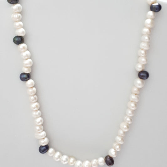 Collar Perlas de Río Blancas y Azules