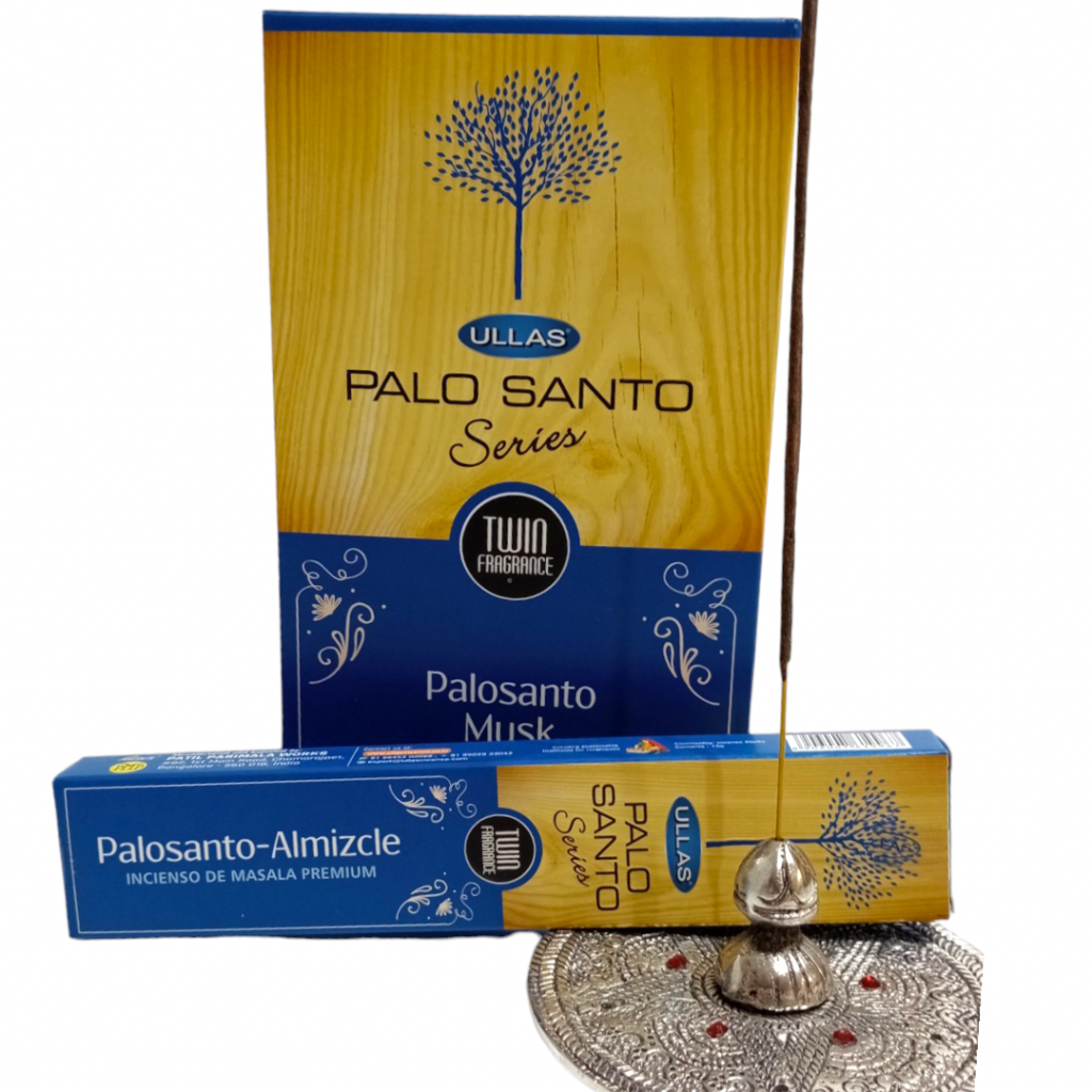Varilla de incienso con base de Palo Santo y Almizcle sobre fondo blanco, aroma cálido, protector y envolvente