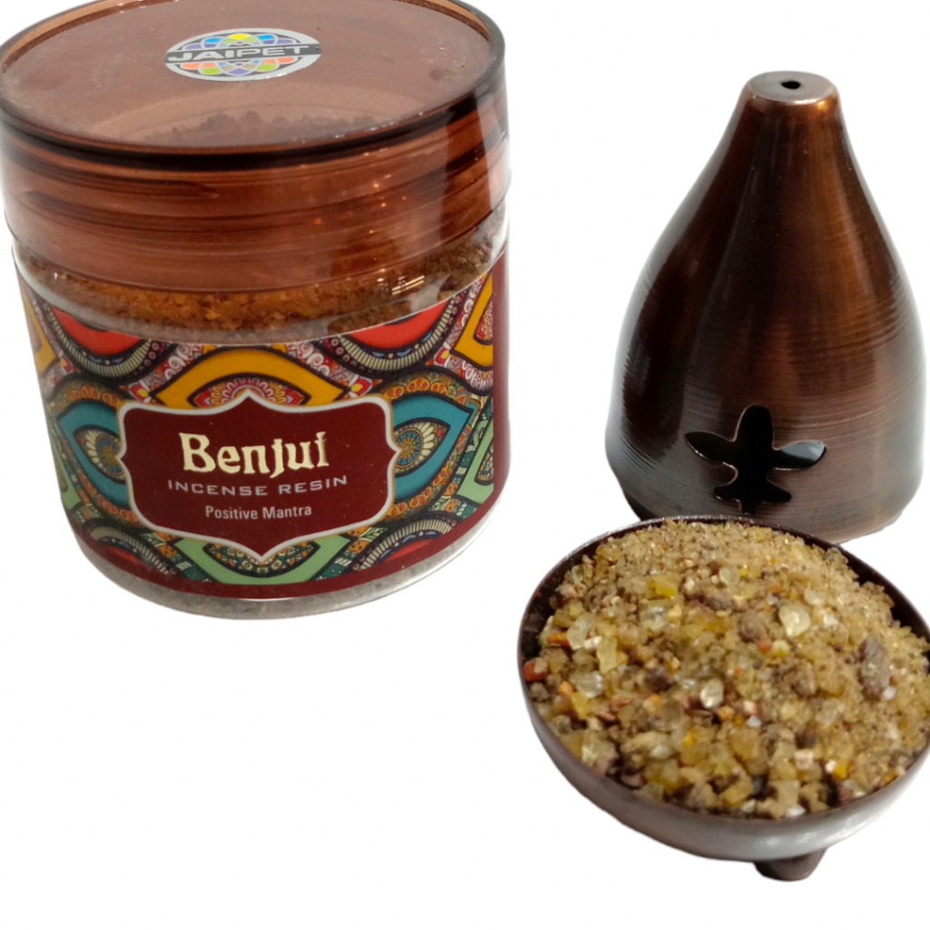 Bote de incienso en grano de benjuí sobre fondo blanco, resina balsámica con propiedades protectoras y calmantes