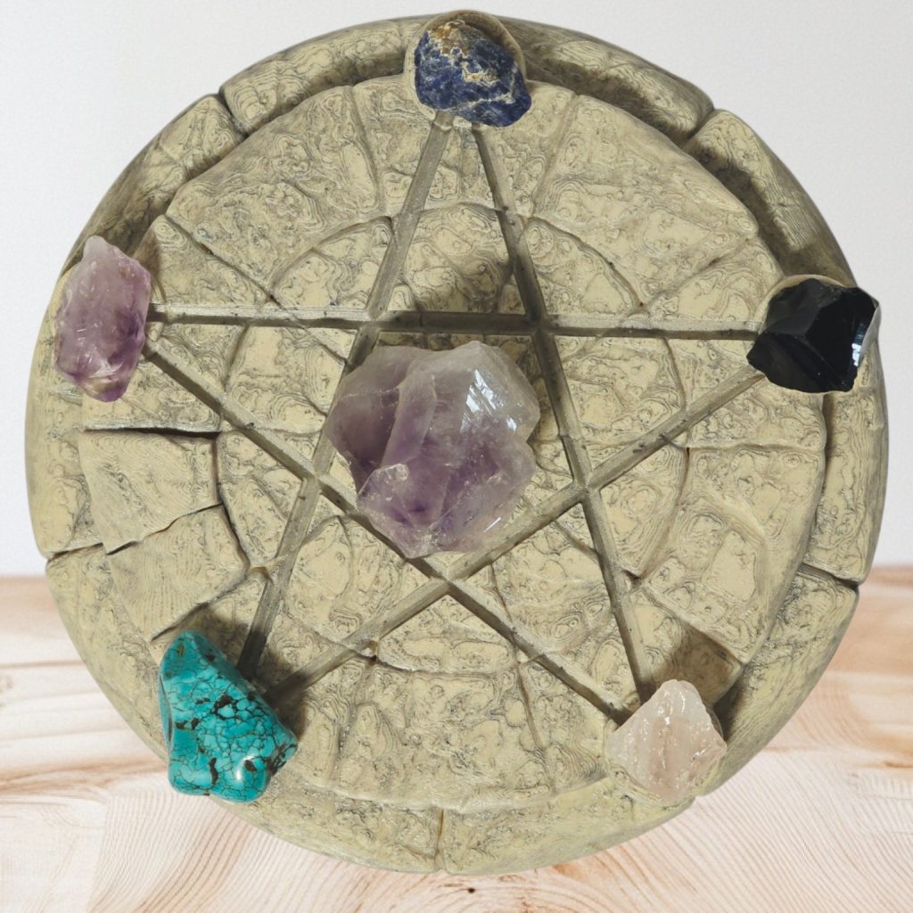 Altar expositor para minerales pentagrama